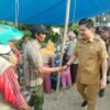 Antusias Warga Sambut Bupati saat Blusukan ke Pasar Gunung Jaya, Koltim