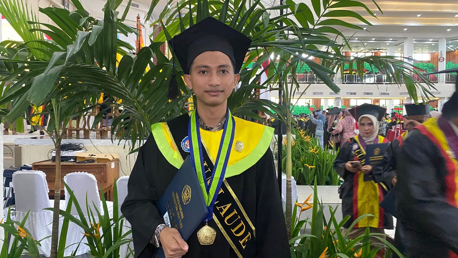 Al Amin Jadi Wisudawan Terbaik UHO Kendari Periode April – Juli 2024 Al Amin Jadi Wisudawan Terbaik UHO Kendari Periode April – Juli 2024