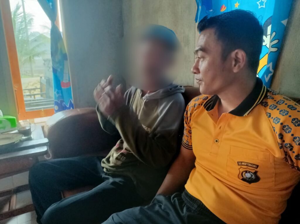 Polisi mengamankan pria berinisial MS (54), salah satu pelaku penganiayaan pria berinisial RS (34) di Desa Andalambe, Kecamatan Tongauna Utara, Kabupaten Konawe, Sulawesi Tenggara (Sultra).