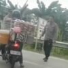 Viral Video Penjual Es Krim Dipukul Pendemo di Hadapan Personel Polres Bombana