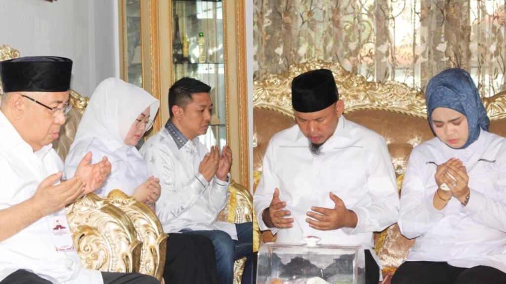 Keluarga Siska dan Sudirman saat menggelar doa bersama.