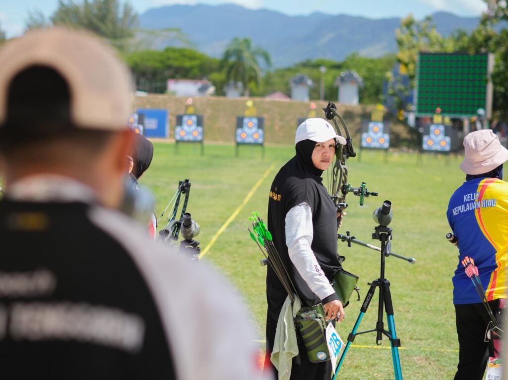 Atlet Panah Sultra saat berlaga di PON XXI.