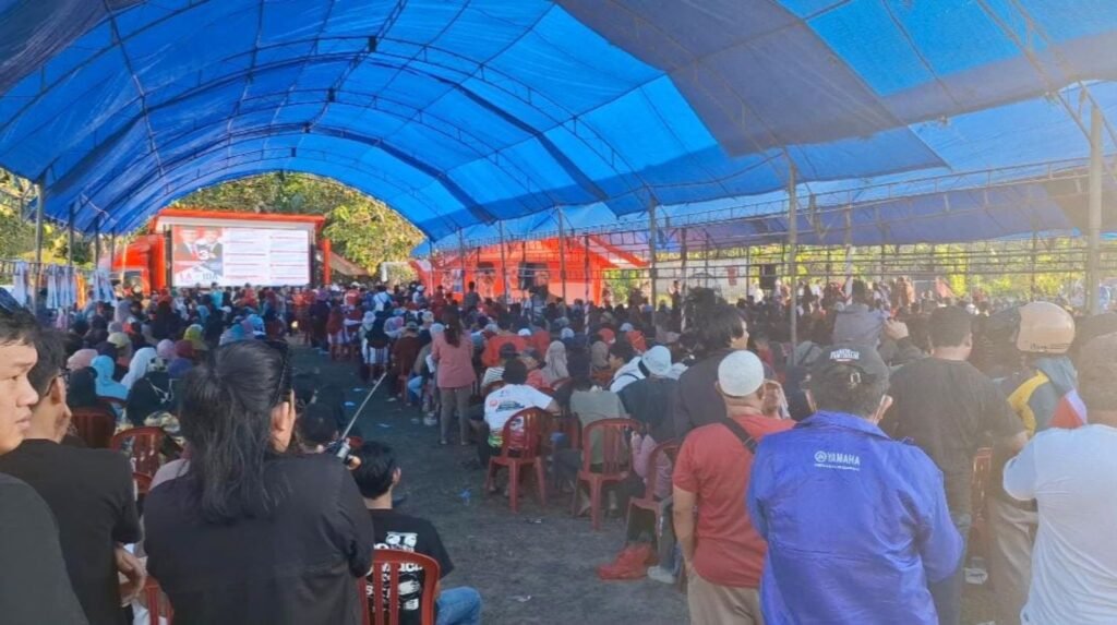 Kampanye perdana Calon Gubernur Lukman Abunawas-Laode Ida (LA-Ida), di Lapangan Torada, Kecamatan Puuwatu, Kota Kendari, dihadiri ribuan masyarakat.
