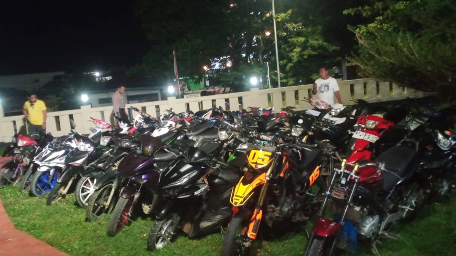 Jelang Tahun Baru, 34 Motor Berknalpot Brong di Bombana Disikat Polisi Jelang Tahun Baru, 34 Motor Berknalpot Brong di Bombana Disikat Polisi