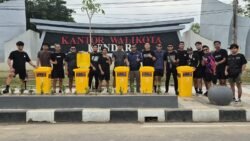 Sediakan Tempat Sampah, D’Cool Management Ajak Masyarakat Bersinergis Jaga Kebersihan Pedestrian MTQ Kendari