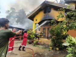 Kebakaran Hanguskan 2 Rumah Warga di Wundulako, Kolaka