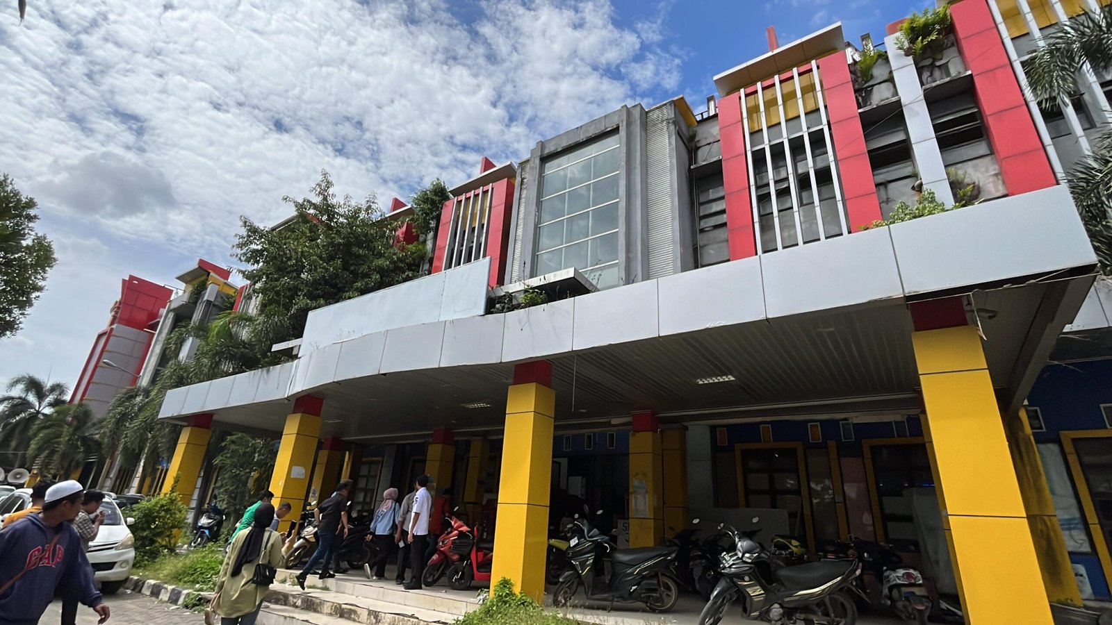 Disperindagkop-UKM Kendari Akui Pasar Sentral Kota Lama Minim Perawatan Disperindagkop-UKM Kendari Akui Pasar Sentral Kota Lama Minim Perawatan