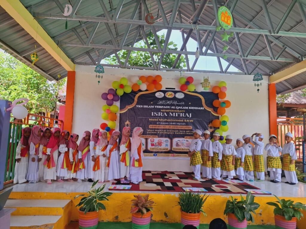 Siswa-siswi TK IT Al Qalam Kendari peringati Isra Mikraj.