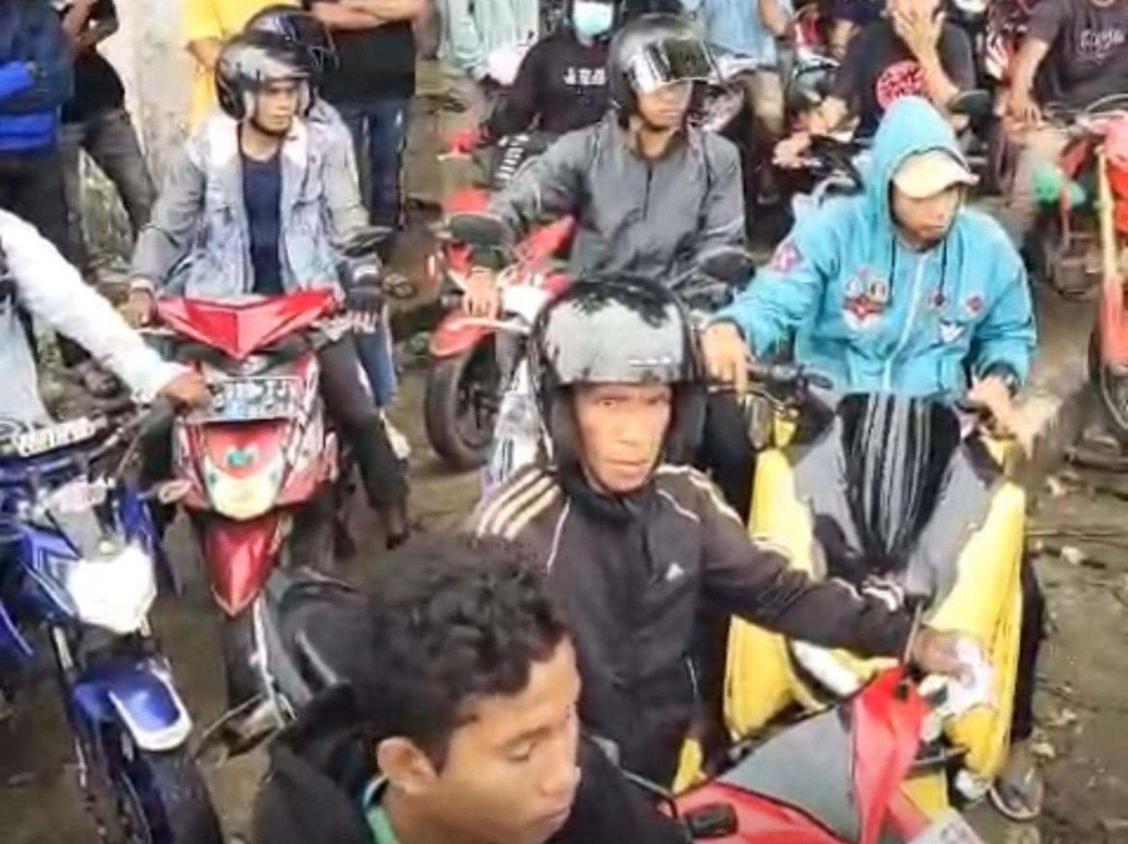 H-5 Idulfitri, Arus Mudik di Pelabuhan Amolengo Mulai Meningkat H-5 Idulfitri, Arus Mudik di Pelabuhan Amolengo Mulai Meningkat