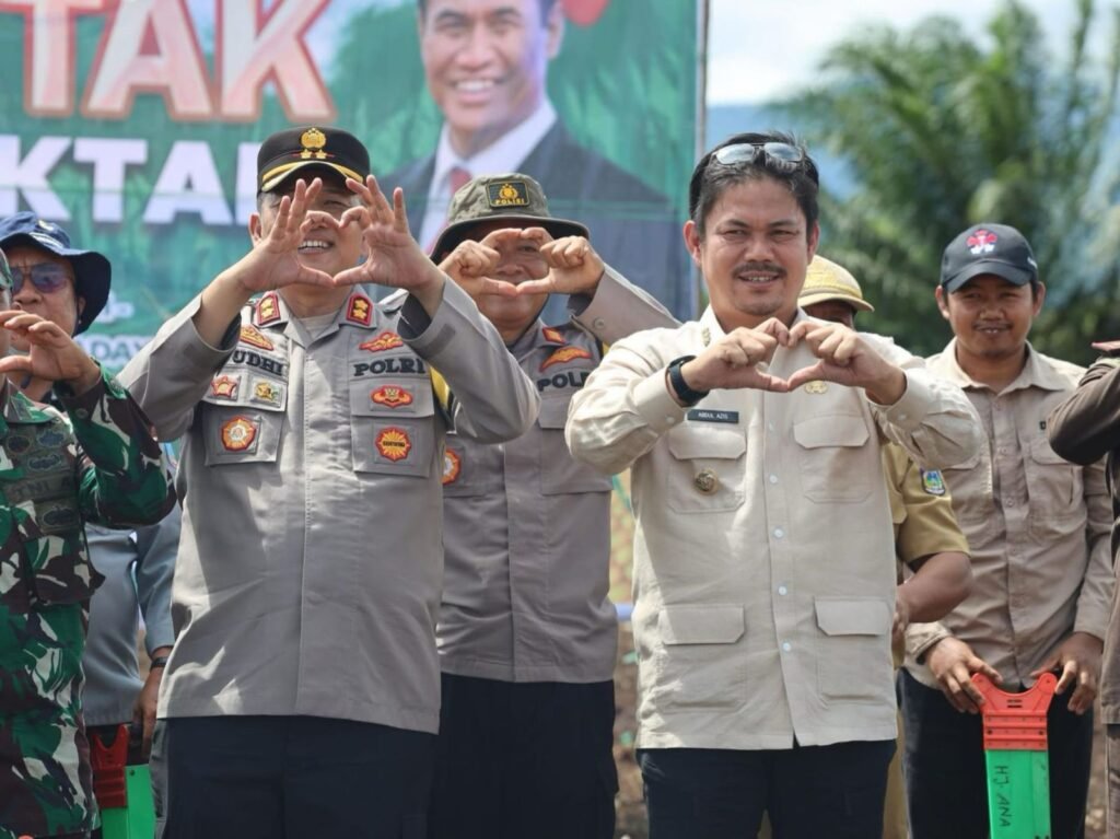 Penanaman jagung 1 hektare di Kolaka Timur.