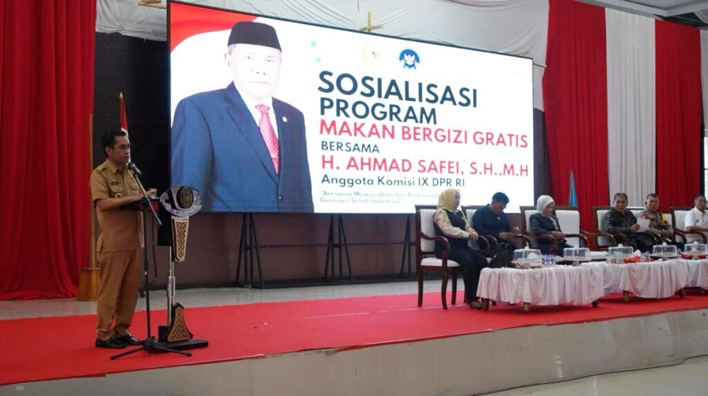 Sosialisasi Makan Bergisi Gratis oleh anggota Komisi IX DPR RI, Ahmad Sjafei.