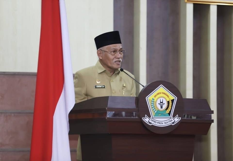 Asrun Lio Laporkan APBD 2024 ke DPRD: Sultra Surplus Rp141 Miliar Asrun Lio Laporkan APBD 2024 ke DPRD: Sultra Surplus Rp141 Miliar