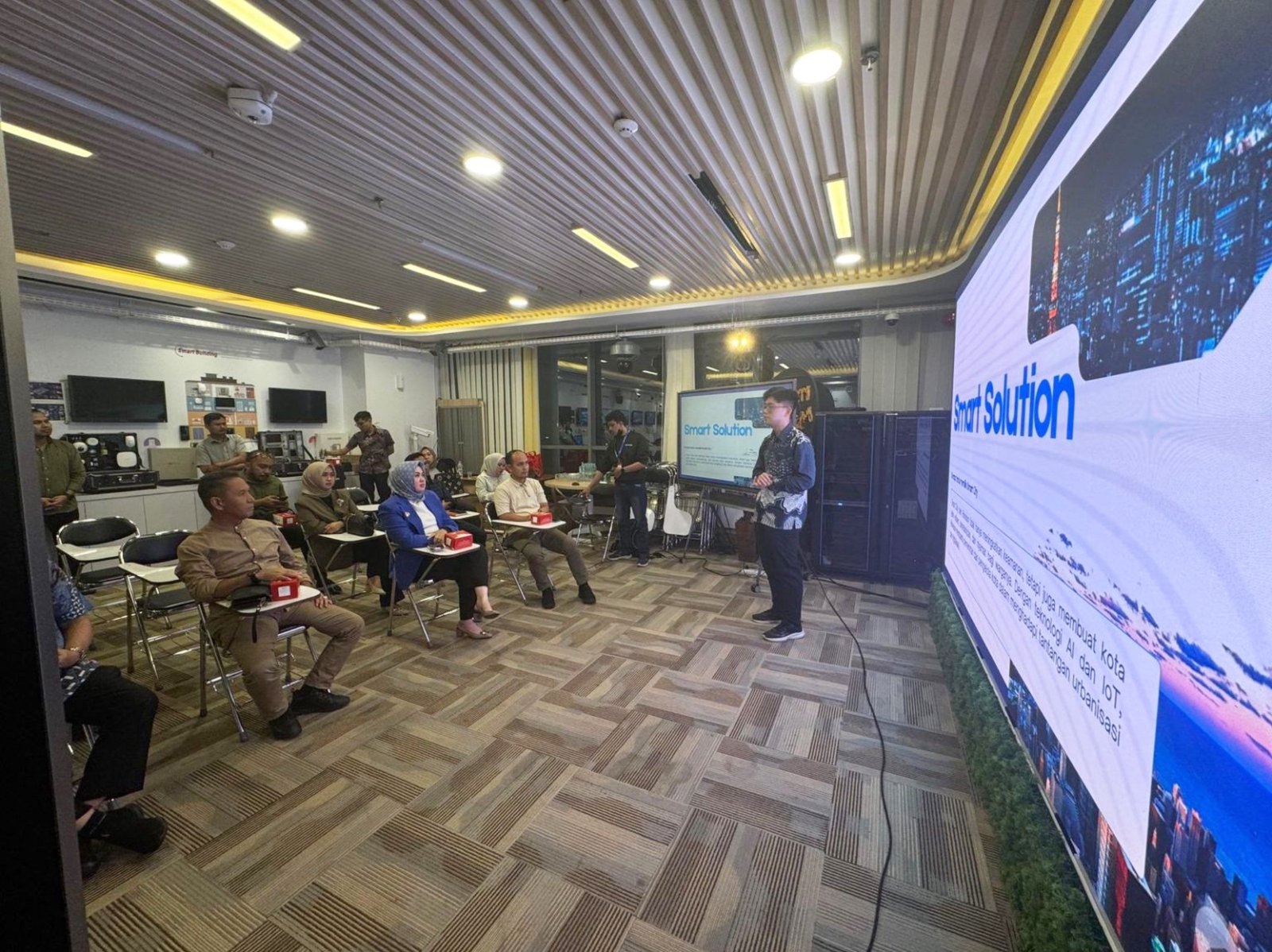 Wujudkan Smart City, Wali Kota Kendari Bahas Sistem Keamanan dan Pembelajaran Digital di Jakarta Wujudkan Smart City, Wali Kota Kendari Bahas Sistem Keamanan dan Pembelajaran Digital di Jakarta