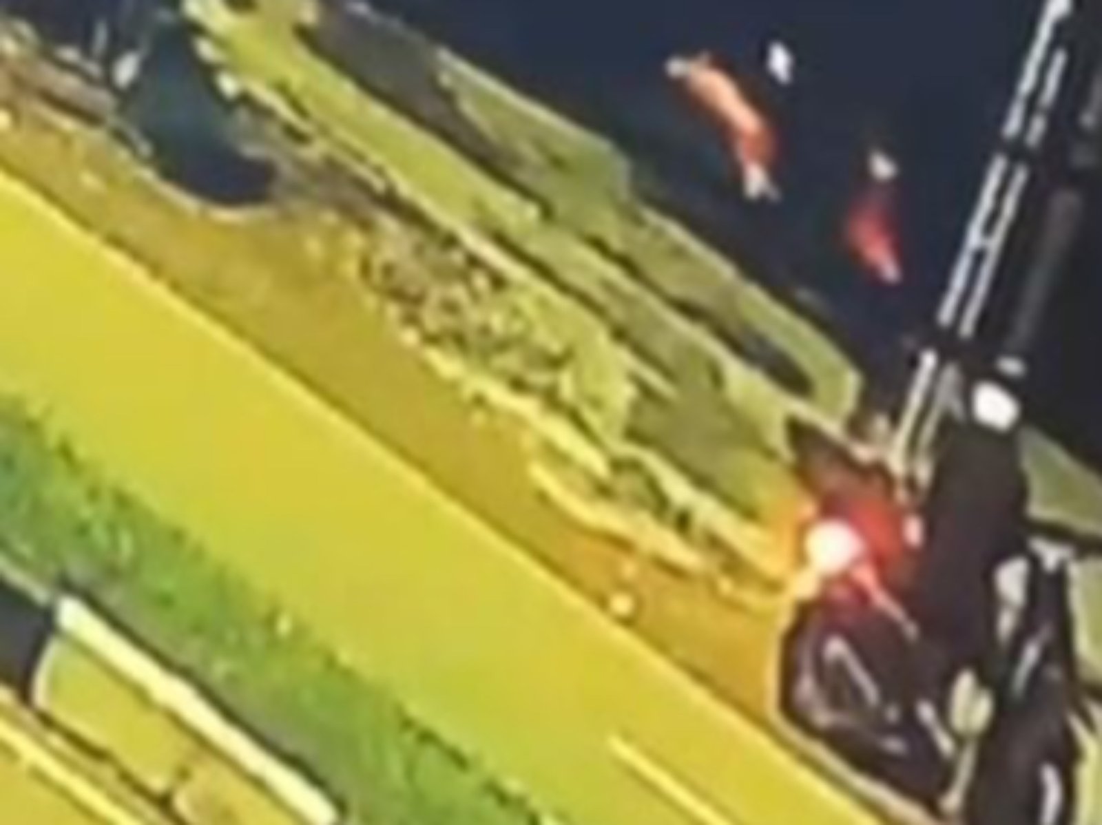 2 Pria di Kolaka Terekam CCTV Curi Motor Warga 2 Pria di Kolaka Terekam CCTV Curi Motor Warga