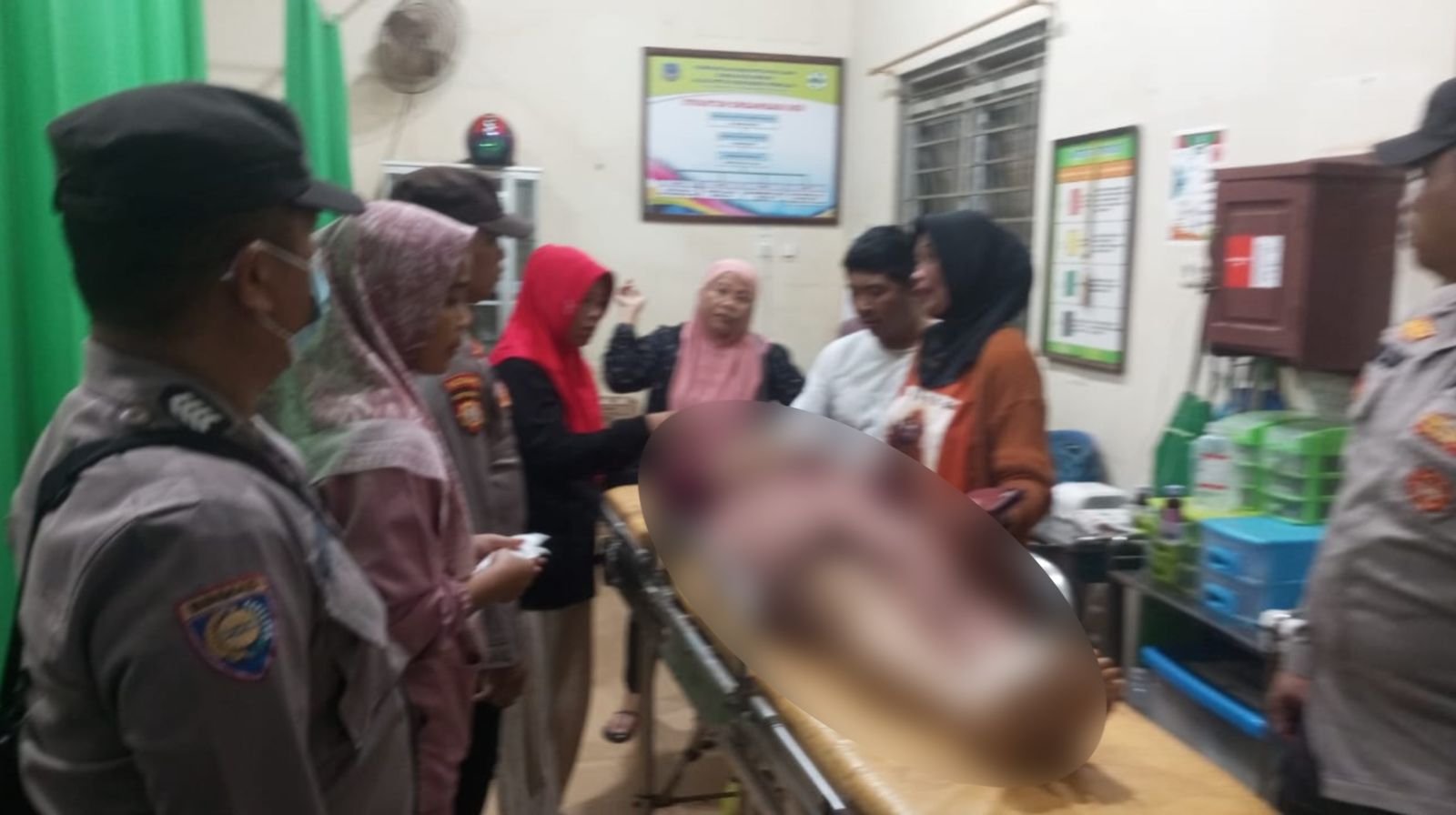 Pasutri asal Kolaka Alami Kecelakaan Tunggal, Istri Meninggal Dunia di Tempat Pasutri asal Kolaka Alami Kecelakaan Tunggal, Istri Meninggal Dunia di Tempat