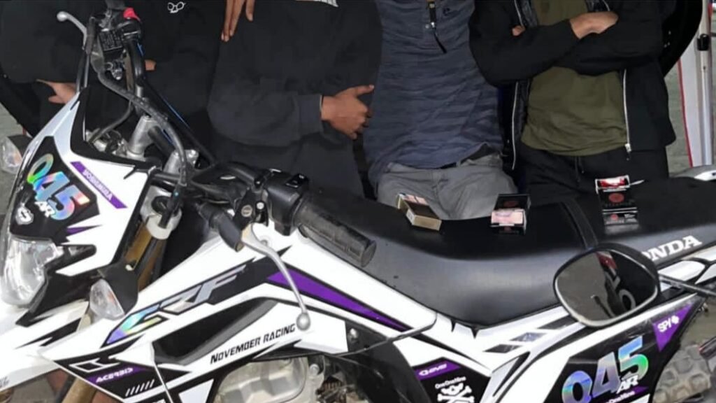 Motor Honda CRF milik mahasiswa asal Kabupaten Muna Barat yang dicuri di Kelurahan Lalolara, Kecamatan Kambu, Kota Kendari.