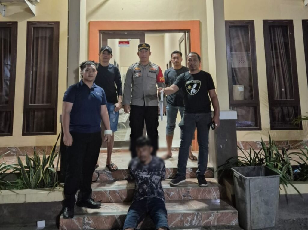 Ayah di Kolaka berinisial AS yang menganiaya anak kandung perempuannya karena cekcok dengan istrinya. Foto: Istimewa.