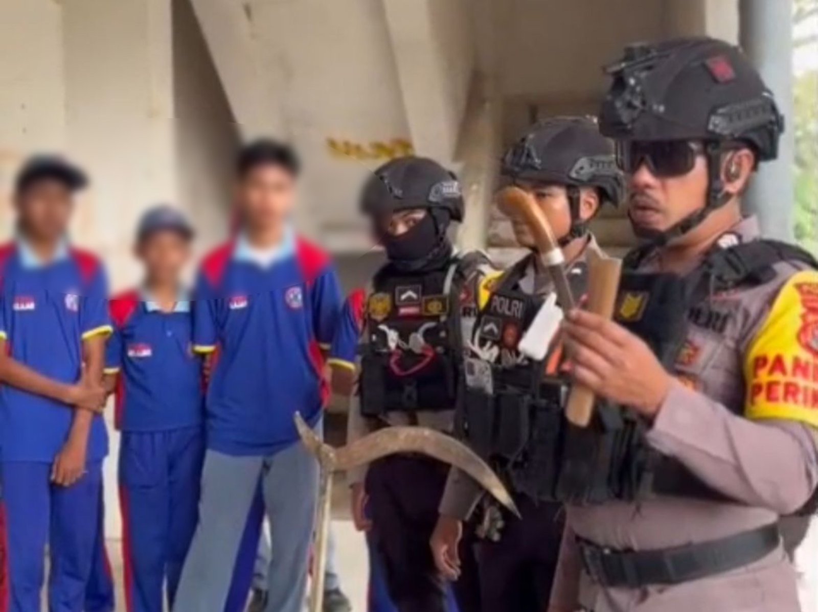 Polisi Gagalkan Tawuran di Kendari, Diduga Buntut Pengeroyokan Pelajar saat Beli Rokok di Warung Polisi Gagalkan Tawuran di Kendari, Diduga Buntut Pengeroyokan Pelajar saat Beli Rokok di Warung