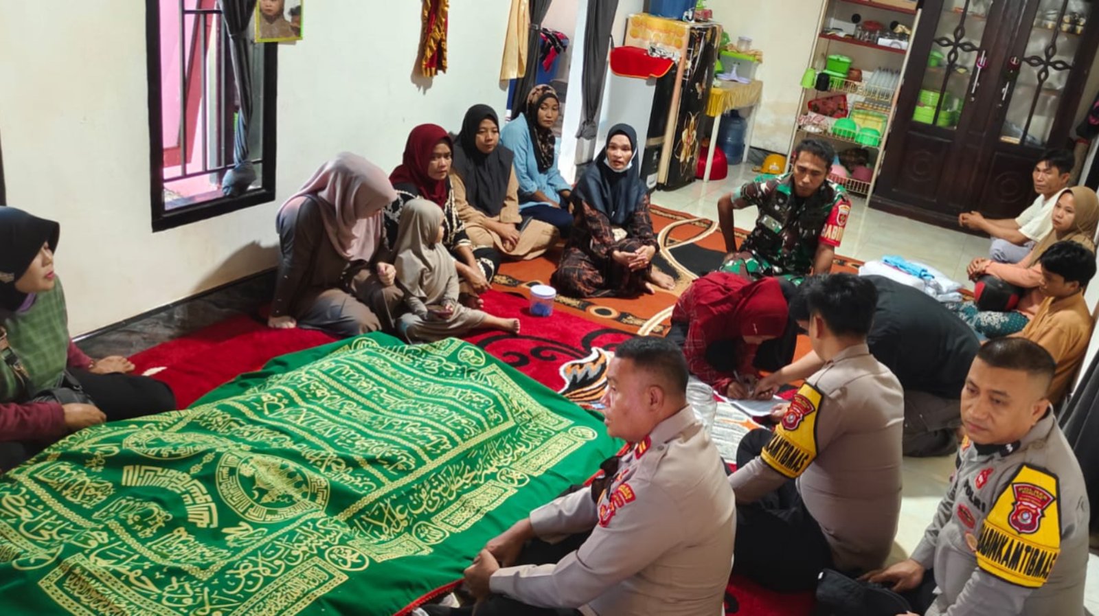 Ikut Tetangga Cari Keong, Pria di Konawe Ditemukan Tewas Mengapung Ikut Tetangga Cari Keong, Pria di Konawe Ditemukan Tewas Mengapung