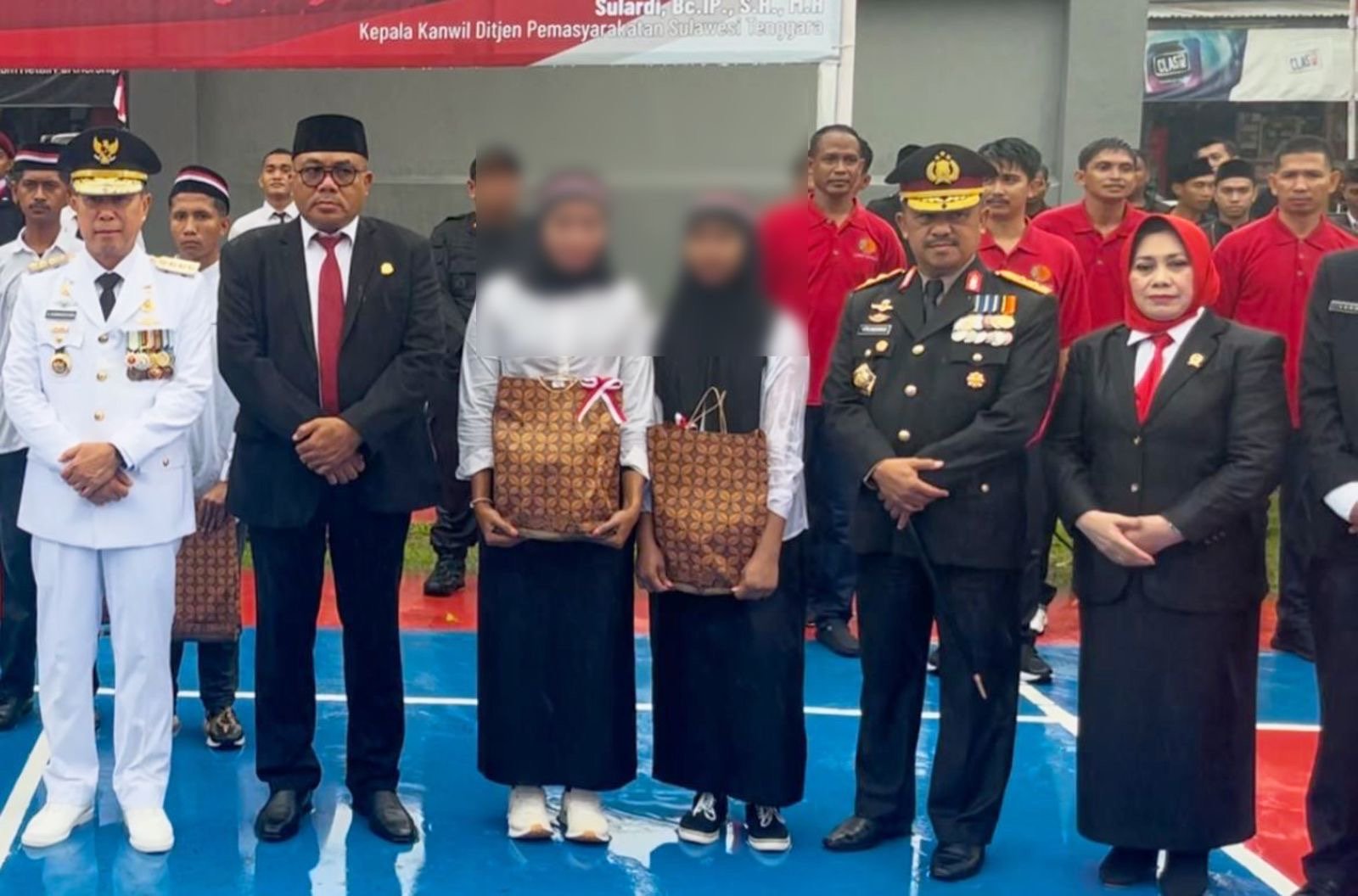 Cerita Bahagia Warga Muna yang Langsung Bebas Usai Terima Remisi 17 Agustus Cerita Bahagia Warga Muna yang Langsung Bebas Usai Terima Remisi 17 Agustus