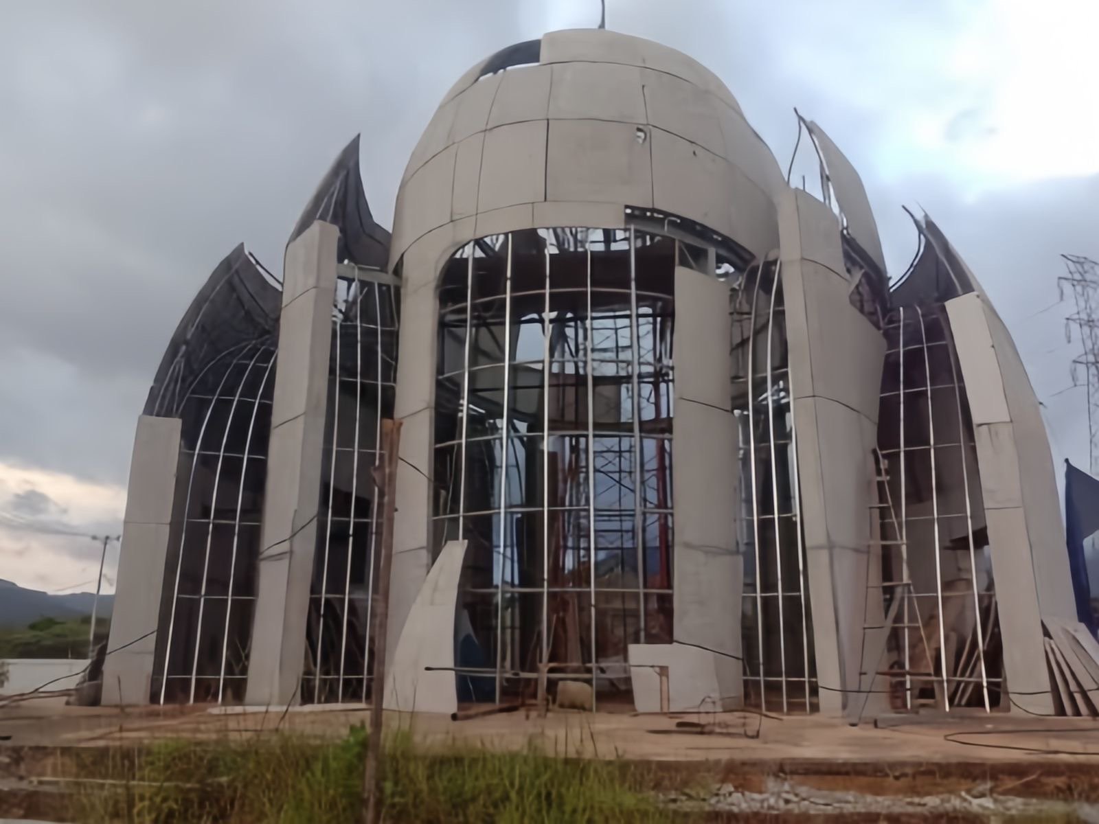 Penampakan Masjid An Nur di Kolut yang Pembangunannya Dikorupsi Penampakan Masjid An Nur di Kolut yang Pembangunannya Dikorupsi