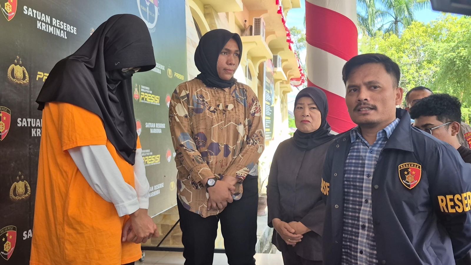 Wanita asal Gorontalo Curi Emas di Kendari untuk Modal Judol Wanita asal Gorontalo Curi Emas di Kendari untuk Modal Judol