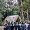 BKSDA dan Komunitas Baubau Bentangkan Merah Putih di Air Terjun Tirta Rimba