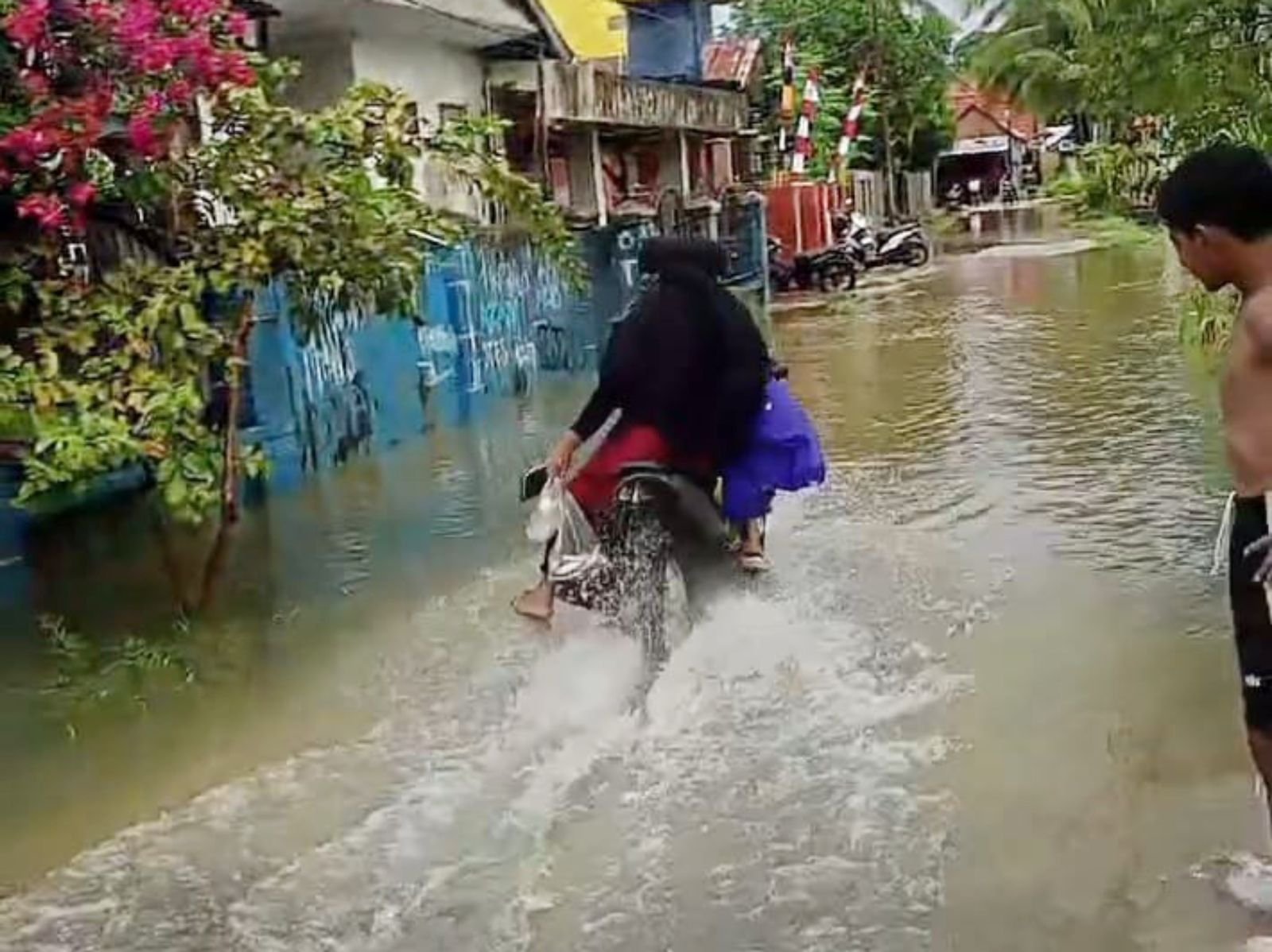 Kelurahan Laiworo dan Wamponiki, Muna, Terendam Banjir Usai 24 Jam Diguyur Hujan Kelurahan Laiworo dan Wamponiki, Muna, Terendam Banjir Usai 24 Jam Diguyur Hujan