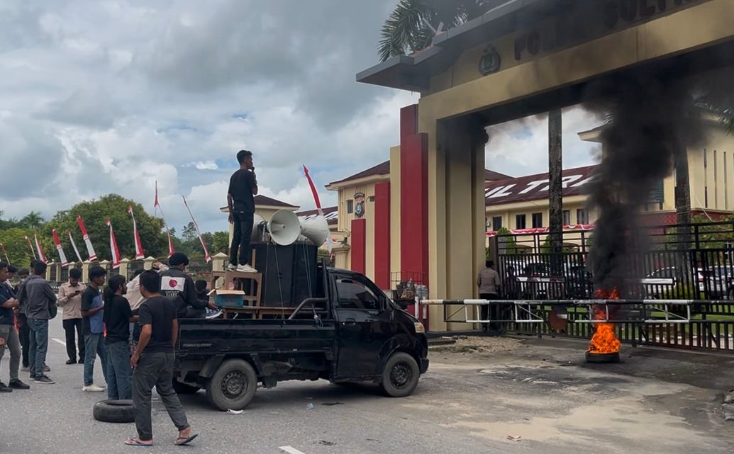 Kapolda Sultra Ditantang Bongkar Mafia Tanah di Kendari yang Diduga Libatkan Oknum Polisi Kapolda Sultra Ditantang Bongkar Mafia Tanah di Kendari yang Diduga Libatkan Oknum Polisi