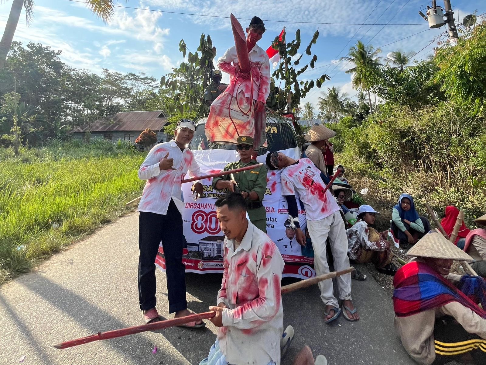 Pemuda Wonua Raya Ikut Pawai Budaya di Baito Konsel, Usung Tema Perjuangan Pahlawan Pemuda Wonua Raya Ikut Pawai Budaya di Baito Konsel, Usung Tema Perjuangan Pahlawan