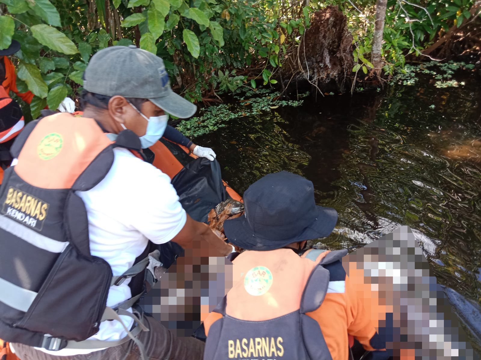 SAR Temukan Korban Meninggal Usai Tenggelam di Sungai Poaroha, Muna SAR Temukan Korban Meninggal Usai Tenggelam di Sungai Poaroha, Muna