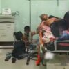 Momen 2 Anak Kolaka Jaga Ayahnya Terkulai Lemah di Rumah Sakit