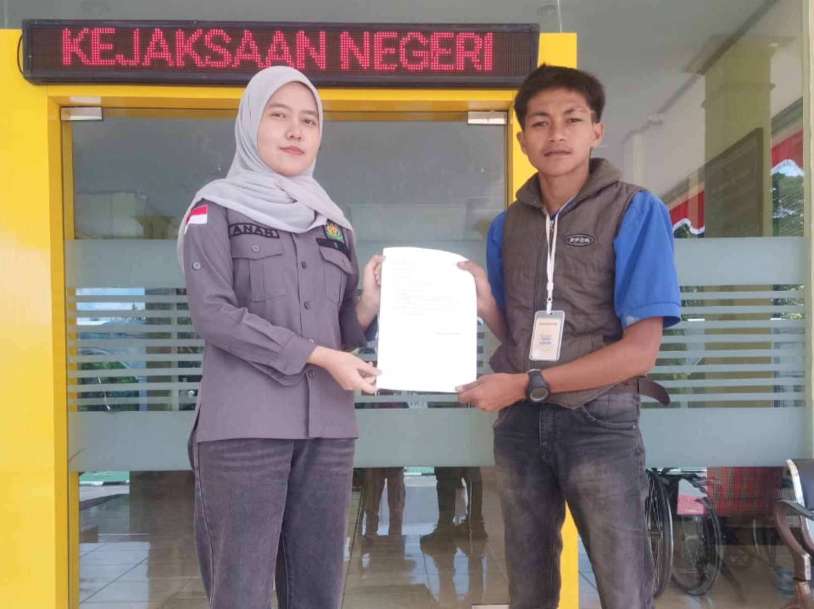 Dugaan Korupsi Eks Plt. Kades Guali Dilaporkan ke Kejari Muna Dugaan Korupsi Eks Plt. Kades Guali Dilaporkan ke Kejari Muna