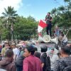 Ribuan Massa Padati DPRD Sultra, Desak Dewan Temui Mereka