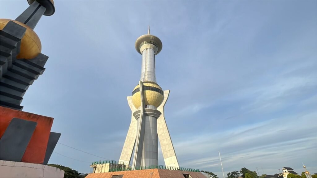Tugu Eks MTQ Kendari.