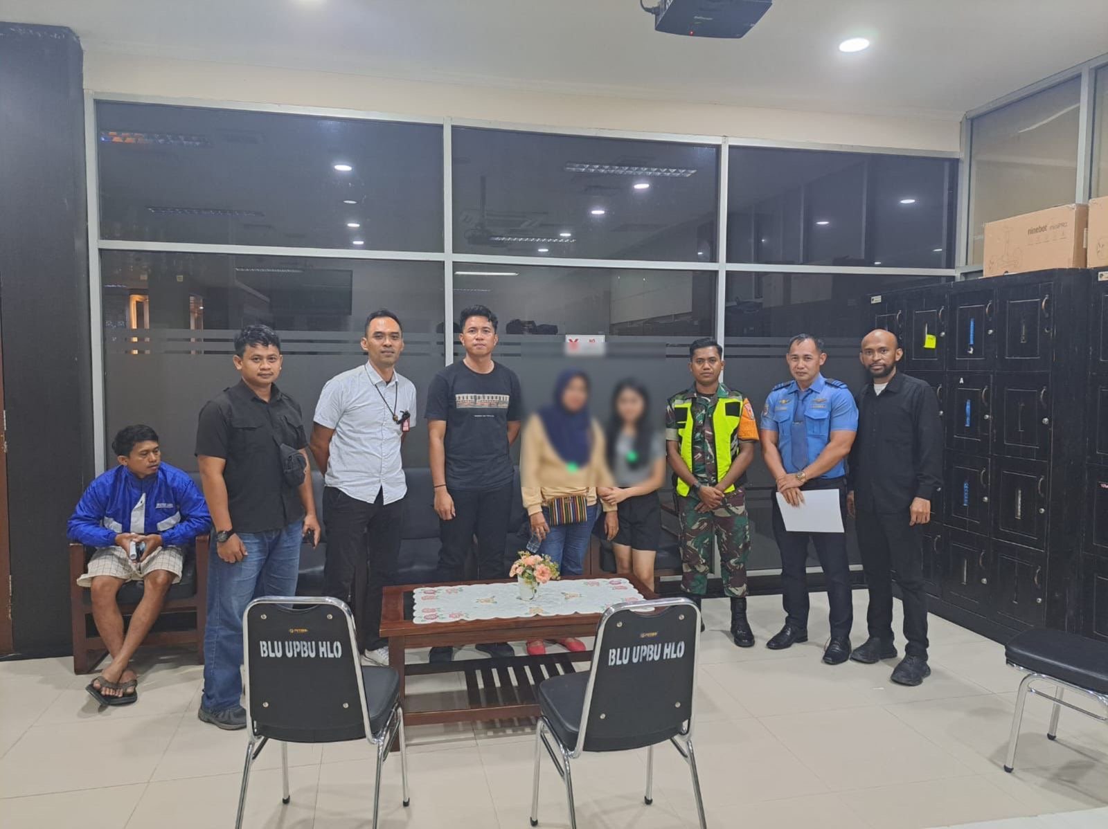 Hendak Kabur ke Makassar, Wanita Kendari Ditangkap Polisi atas Penipuan Penjualan iPhone Hendak Kabur ke Makassar, Wanita Kendari Ditangkap Polisi atas Penipuan Penjualan iPhone