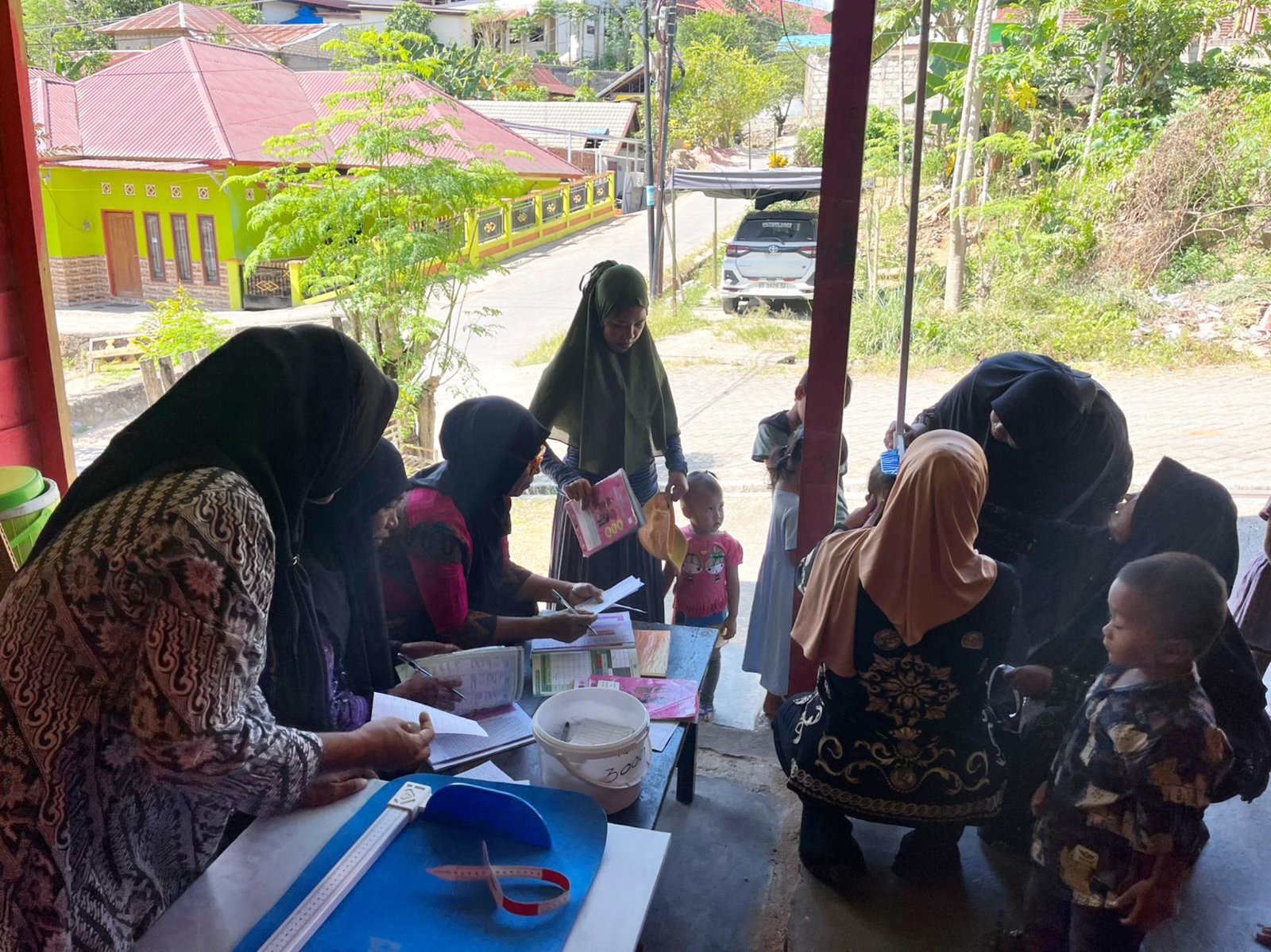 Antusiasme Masyarakat Kadia Kendari Datangi Posyandu Kemuning, Wujud Perlawanan Terhadap Stunting Antusiasme Masyarakat Kadia Kendari Datangi Posyandu Kemuning, Wujud Perlawanan Terhadap Stunting