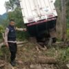 Akibat Rem Blong, Truk Tabrak Pembatas Jalan di Kolaka Utara