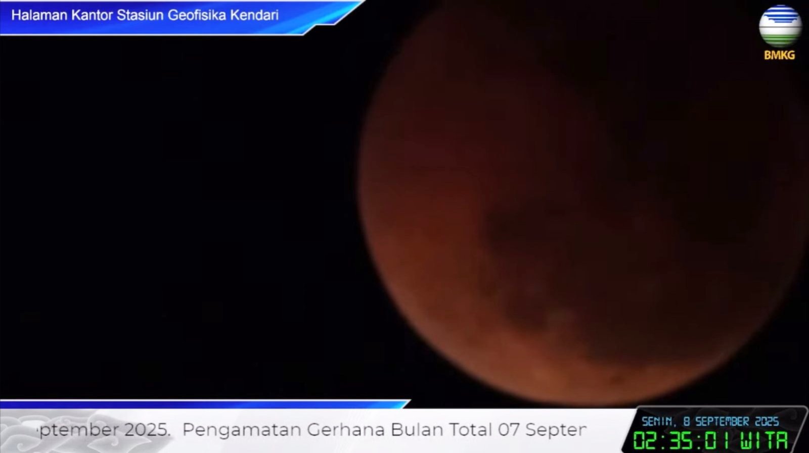 Fase Puncak Gerhana Bulan Total di Kendari Tertutup Awan Tebal Fase Puncak Gerhana Bulan Total di Kendari Tertutup Awan Tebal
