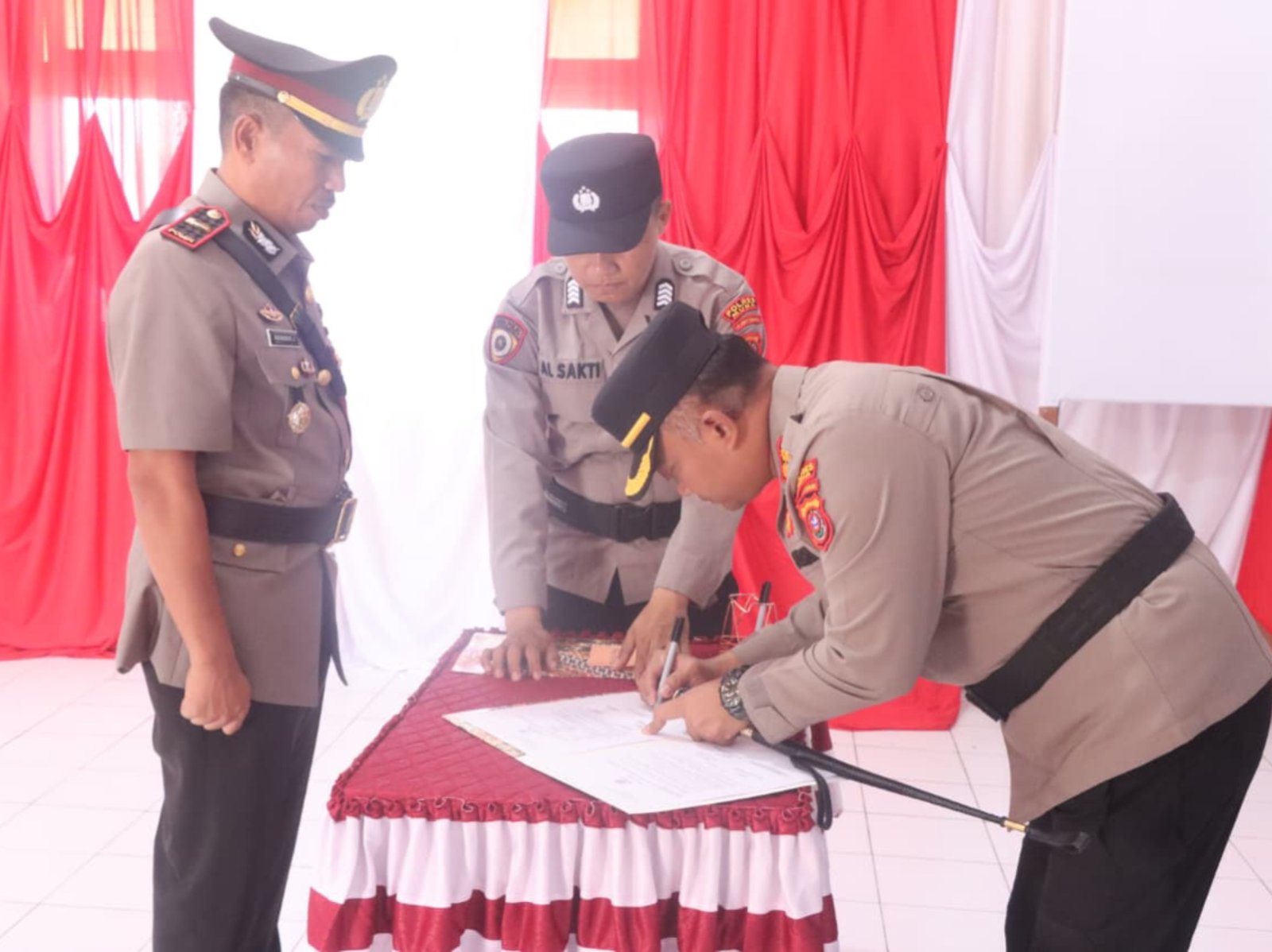 Sertijab Polres Muna, Kapolsek Tikep dan Kasi Humas Berganti Sertijab Polres Muna, Kapolsek Tikep dan Kasi Humas Berganti