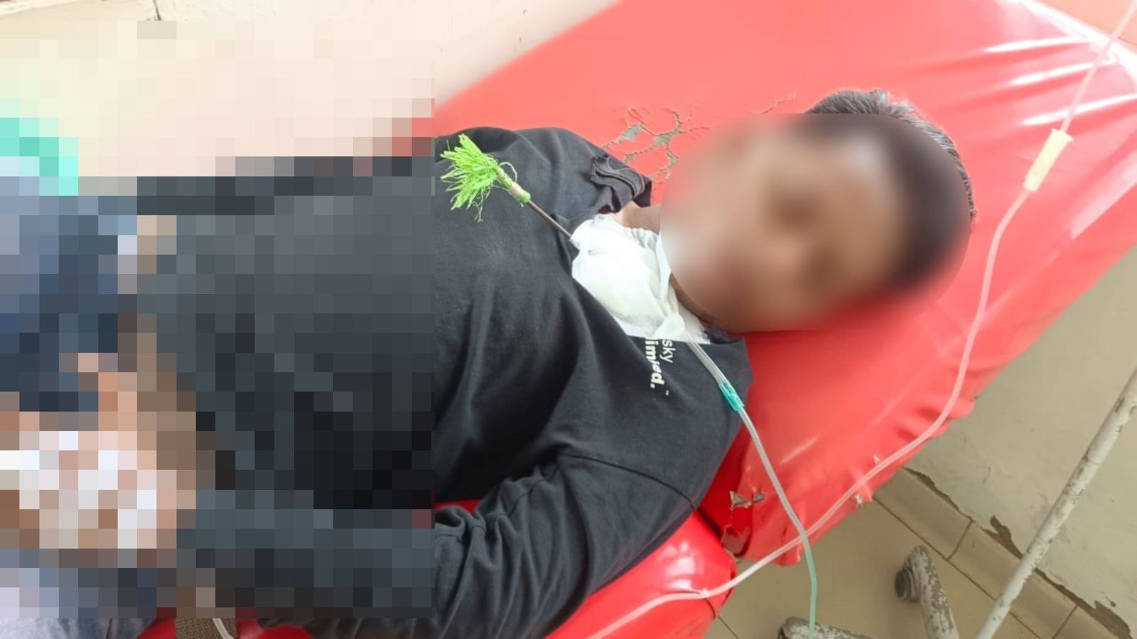 Pemuda Kendari sedang Miras Dibusur di Dada, Buser 77 Tangkap Pelaku Pemuda Kendari sedang Miras Dibusur di Dada, Buser 77 Tangkap Pelaku