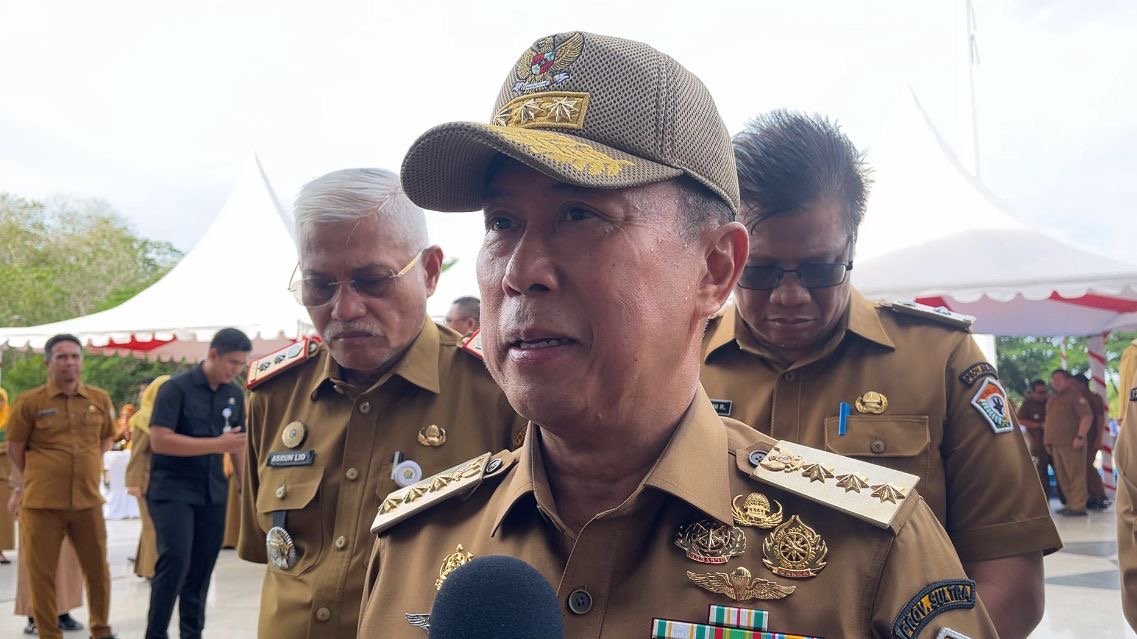 Usai Lantik 2.115 ASN, Gubernur Sultra Imbau SK Jangan Diagunkan Usai Lantik 2.115 ASN, Gubernur Sultra Imbau SK Jangan Diagunkan