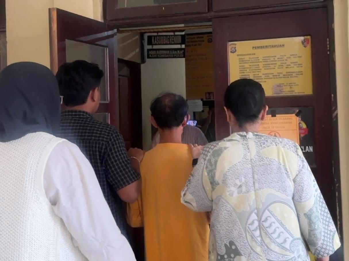 Modus Minta Foto, Ojek di Kendari Diduga Lecehkan Siswi SMP Modus Minta Foto, Ojek di Kendari Diduga Lecehkan Siswi SMP