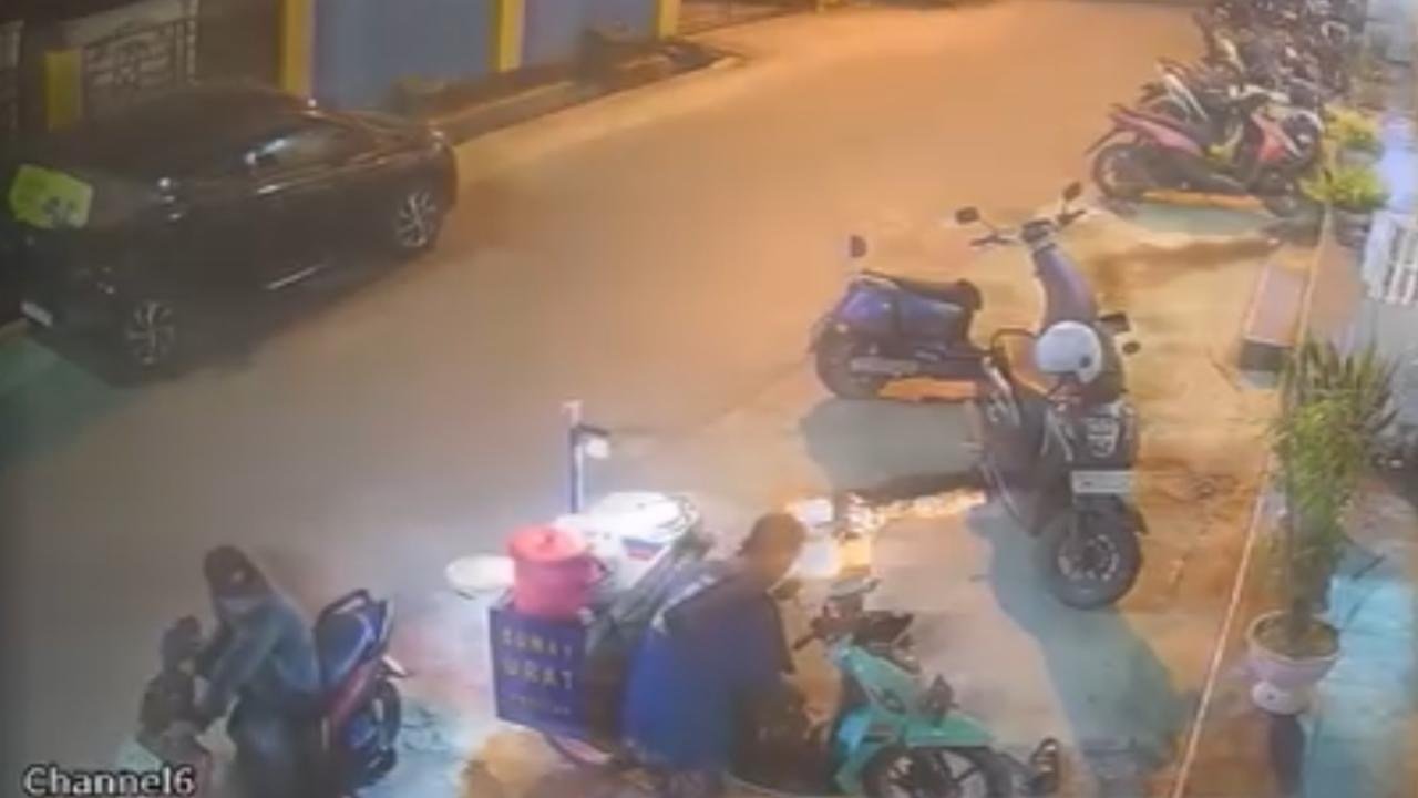 Gas Jualan Siomai Dicuri saat Penjual Singgah Salat di Masjid Kendari Gas Jualan Siomai Dicuri saat Penjual Singgah Salat di Masjid Kendari