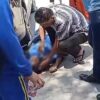Melaju Kecepatan Tinggi, Pemotor SMP di Kolaka Tabrak Spion Mobil hingga Alami Luka-Luka