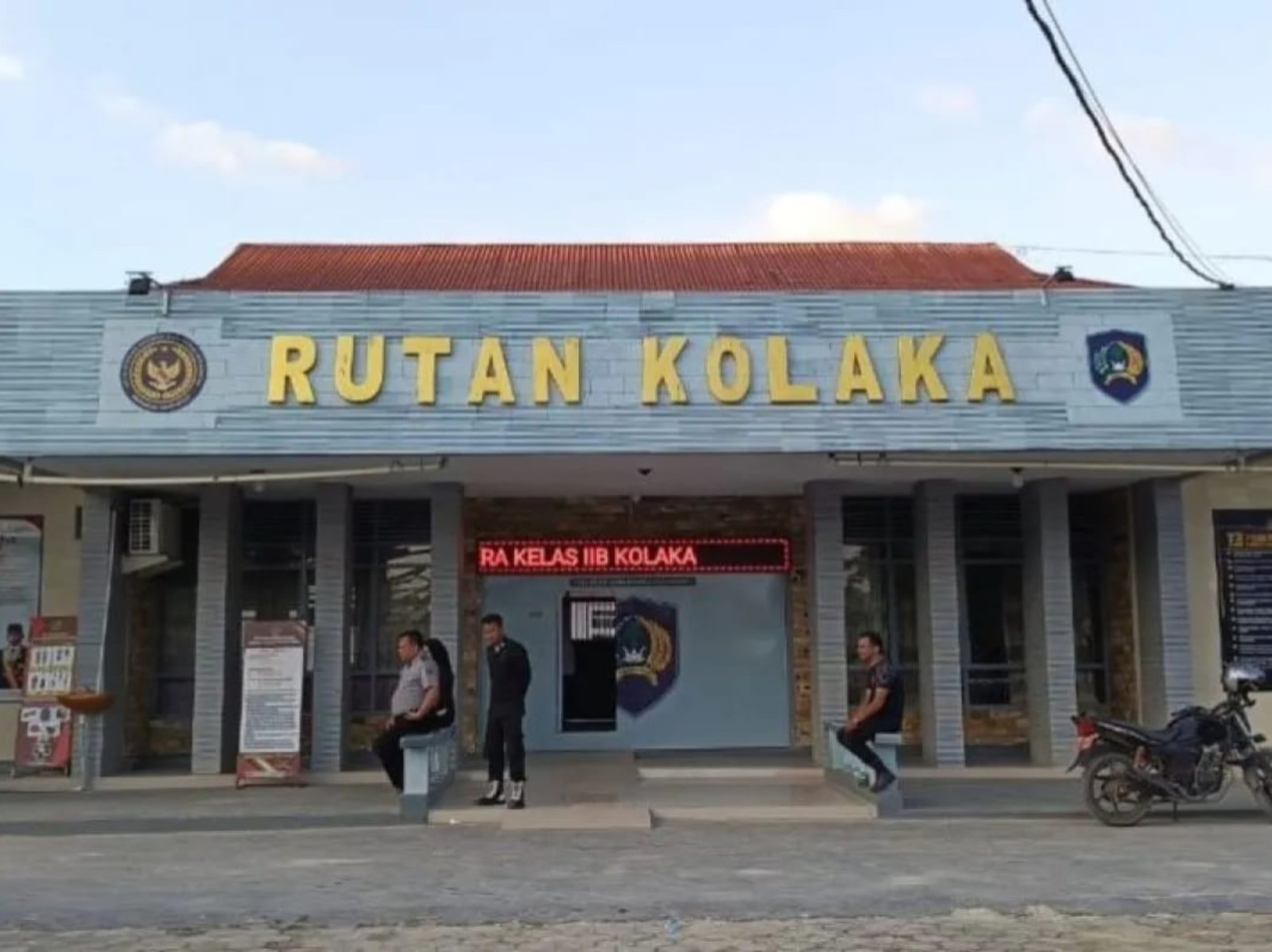 Karutan Kolaka Dinonaktifkan, Buntut Kasus Napi Gunakan HP dan Tipu Wanita Ratusan Juta Karutan Kolaka Dinonaktifkan, Buntut Kasus Napi Gunakan HP dan Tipu Wanita Ratusan Juta