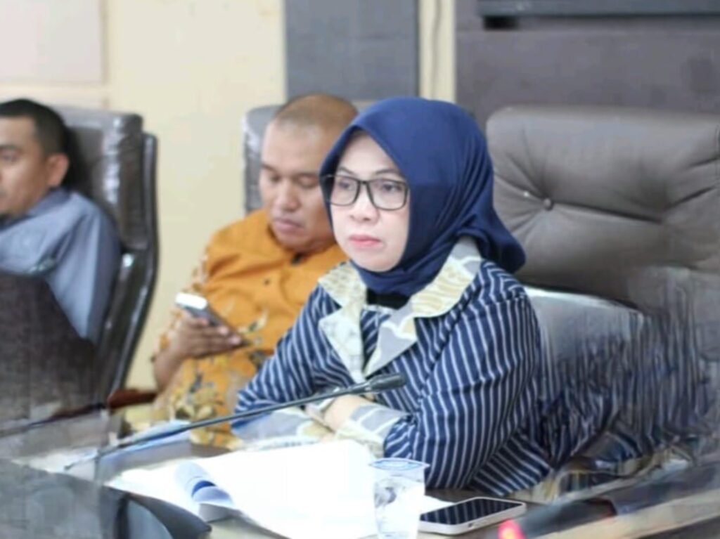 Wakil Ketua II DPRD Kota Kendari, Irmawati, saat menghadiri pembukaan Rapat Tim Percepatan Penurunan Stunting (TPPS).