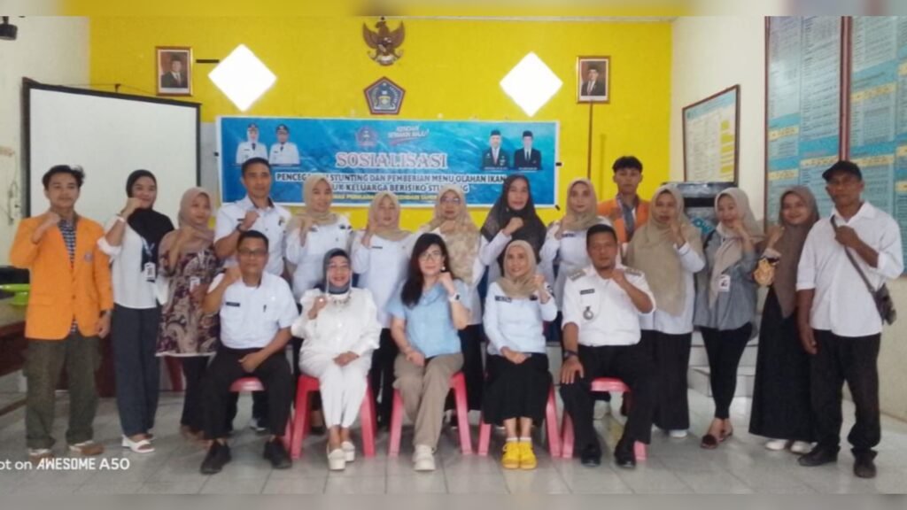 Suasana Sosialisasi Pencegahan Stunting dan Pemberian Menu Olahan Ikan bagi keluarga berisiko stunting di Kecamatan Kendari.