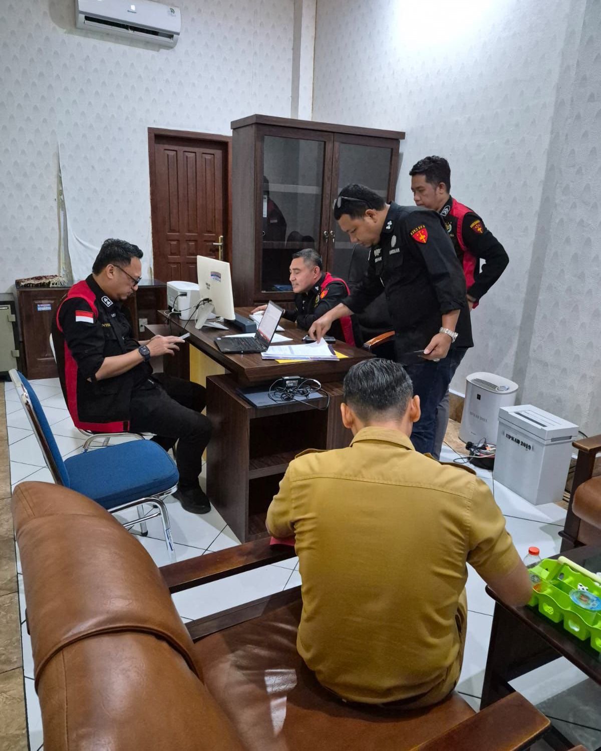 Kejati Sultra Geledah BPKAD, Usut Dugaan Korupsi Kantor Penghubung di Jakarta Kejati Sultra Geledah BPKAD, Usut Dugaan Korupsi Kantor Penghubung di Jakarta