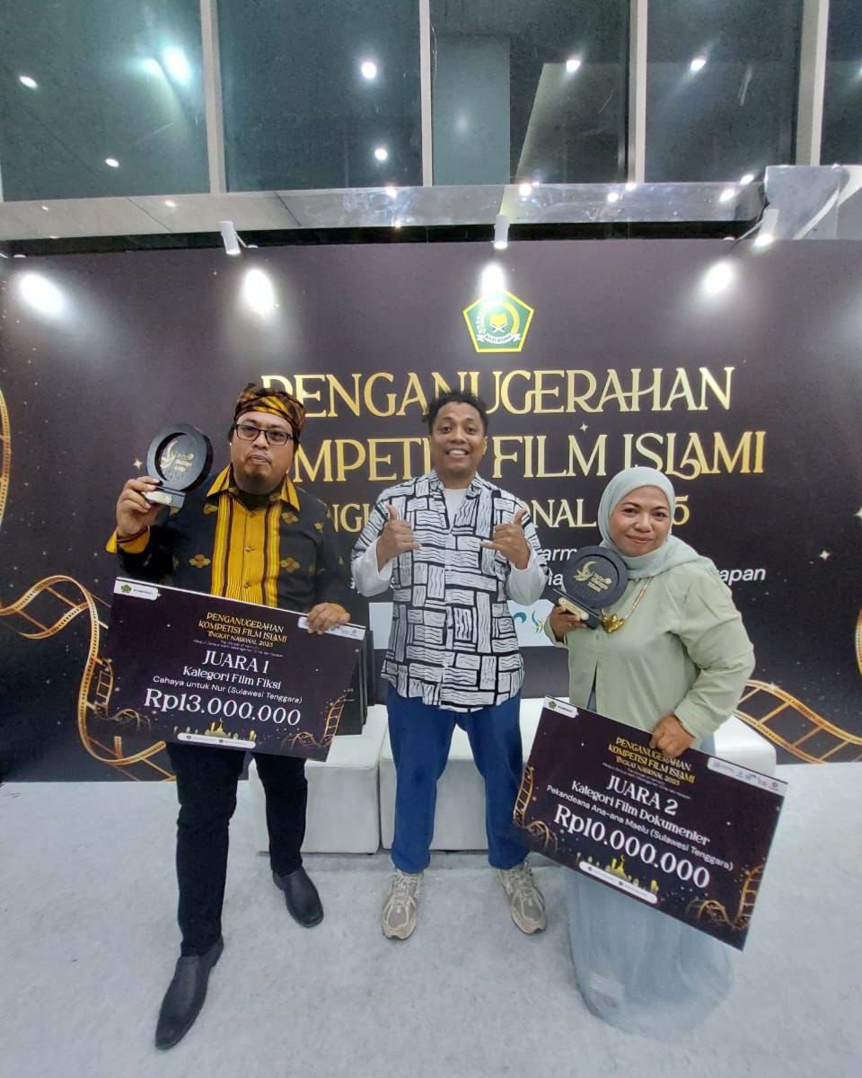 2 Film asal Sultra Berhasil Rebut Penghargaan KFI 2025, Cahaya untuk Nur Jadi Juara 1 2 Film asal Sultra Berhasil Rebut Penghargaan KFI 2025, Cahaya untuk Nur Jadi Juara 1